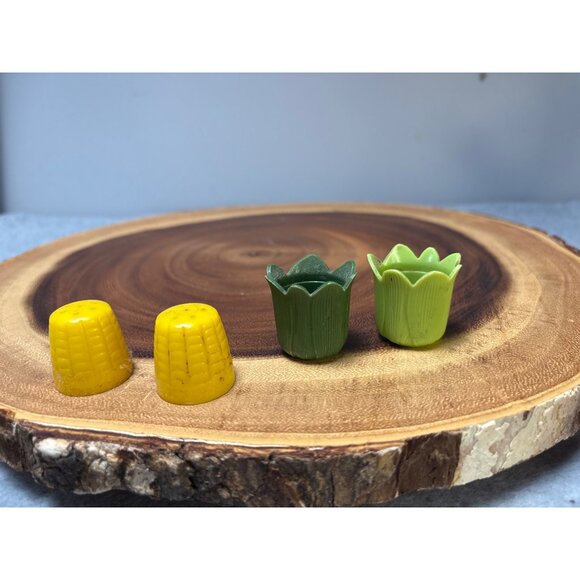 Vintage Corn-On-The-Cob Salt & Pepper Shakers Plastic Yellow & Green 2" Tall - Picture 6 of 7